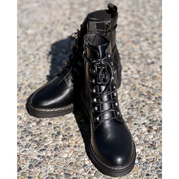 NEW Black Faux Vegan Leather Laced Up Lug Sole Platform Ankle Combat Boots Shoes - Picture 6 of 15